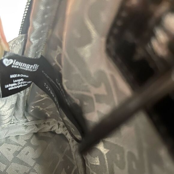 LOUNGEFLY STAR WARS STORMTROOPER SMALL DOME SATCHEL BLACK &WHITE PATENT. - Picture 11 of 15